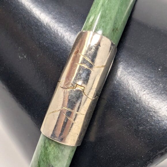 Vintage spinach green nephrite jade hinged bracelet Gold Plate sz 7.5 - Picture 10 of 15